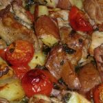 krokante kipkarbonades met aardappel en tomaatjes